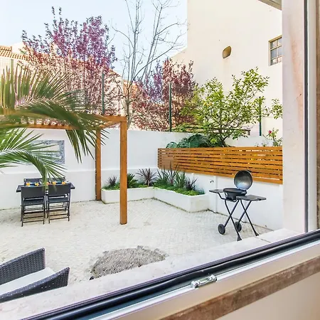 Santos Blue Tiles Apartment Lisbon